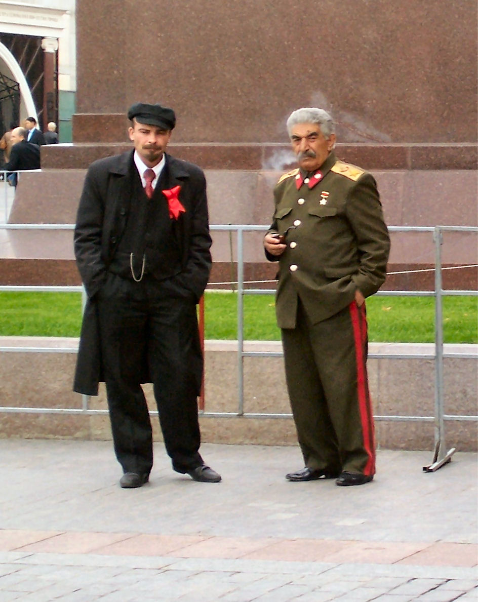 Сталин сейчас жив. Сталин Иосиф Виссарионович в мавзолее. Мавзолей Ленина и Сталина.